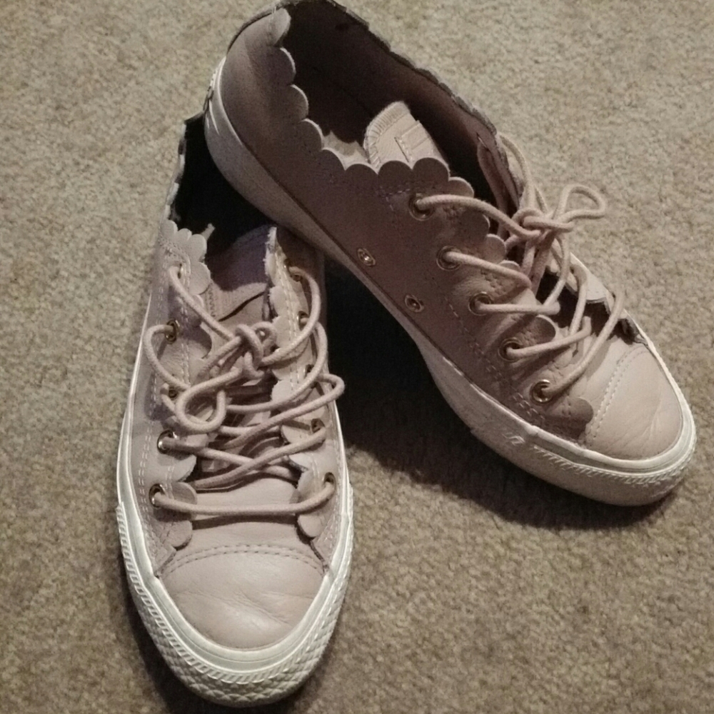 Converse Chuck Taylor All Star frilly thrills